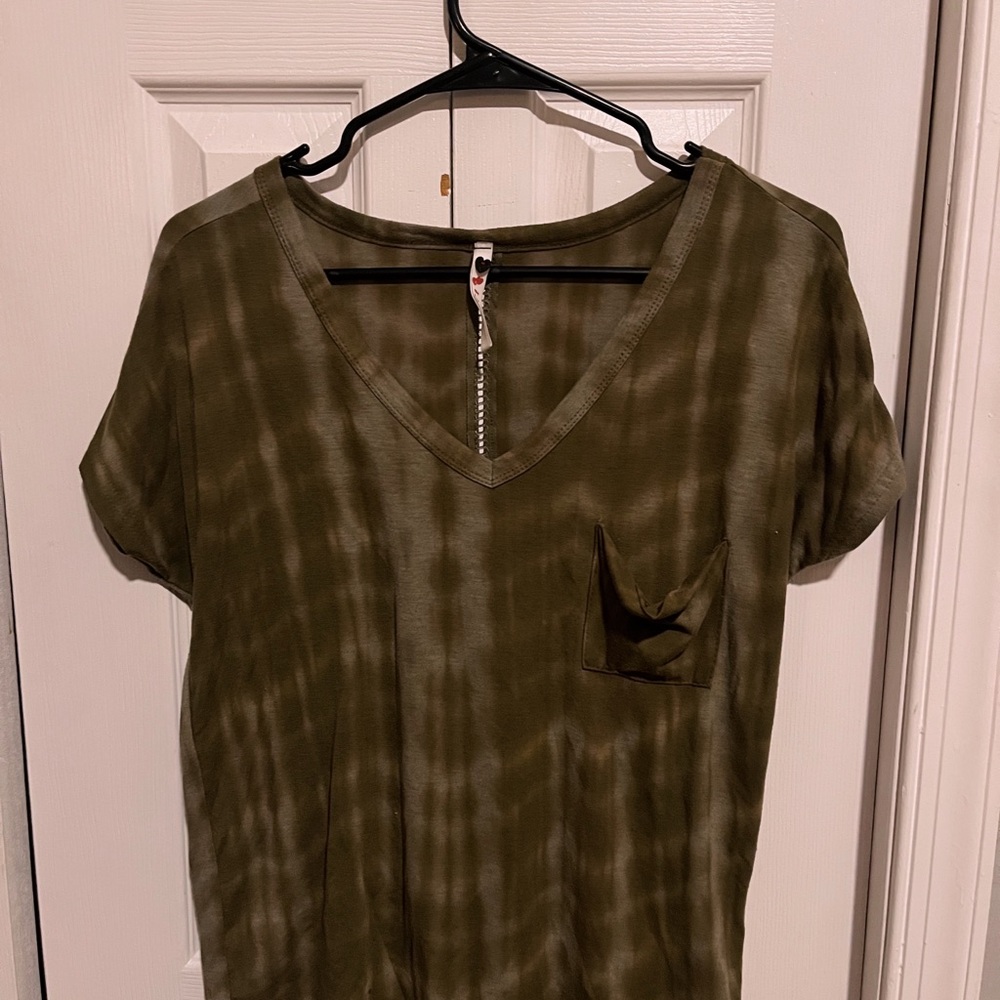 tie-dye women’s v-neck top